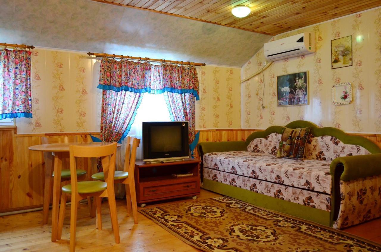 Cottages On Gdantsevskaya Street Kryvyi Rih Exterior photo
