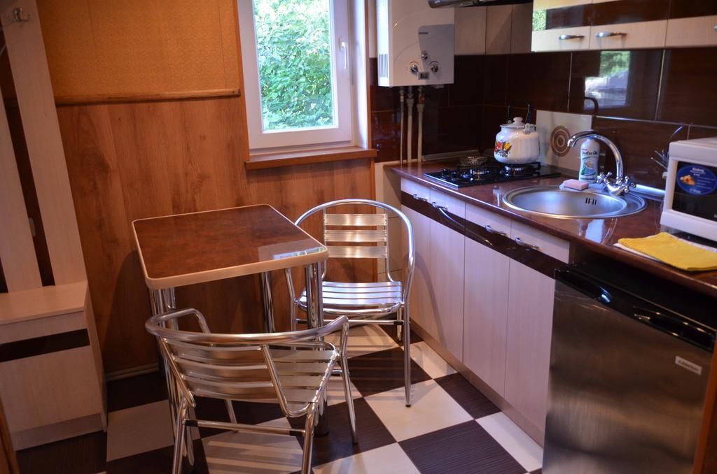 Cottages On Gdantsevskaya Street Kryvyi Rih Room photo
