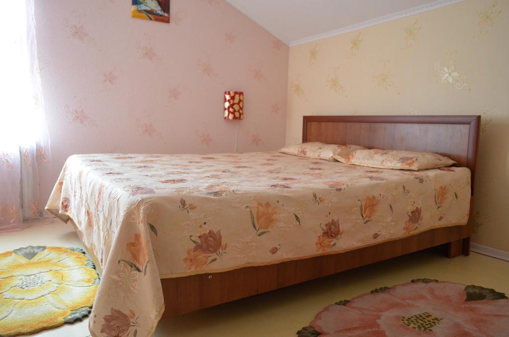 Cottages On Gdantsevskaya Street Kryvyi Rih Room photo