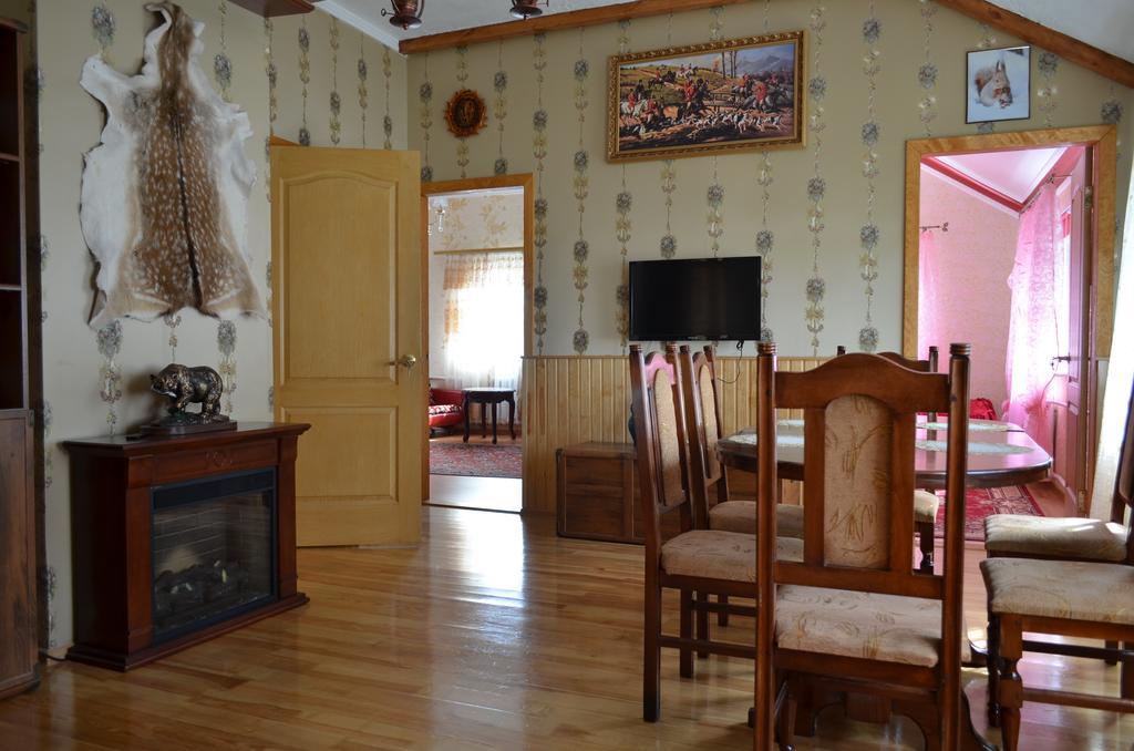 Cottages On Gdantsevskaya Street Kryvyi Rih Room photo